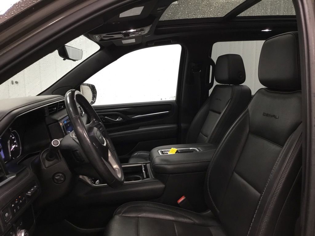 Used 2021 GMC Yukon Denali w/ Denali Premium Package image 11