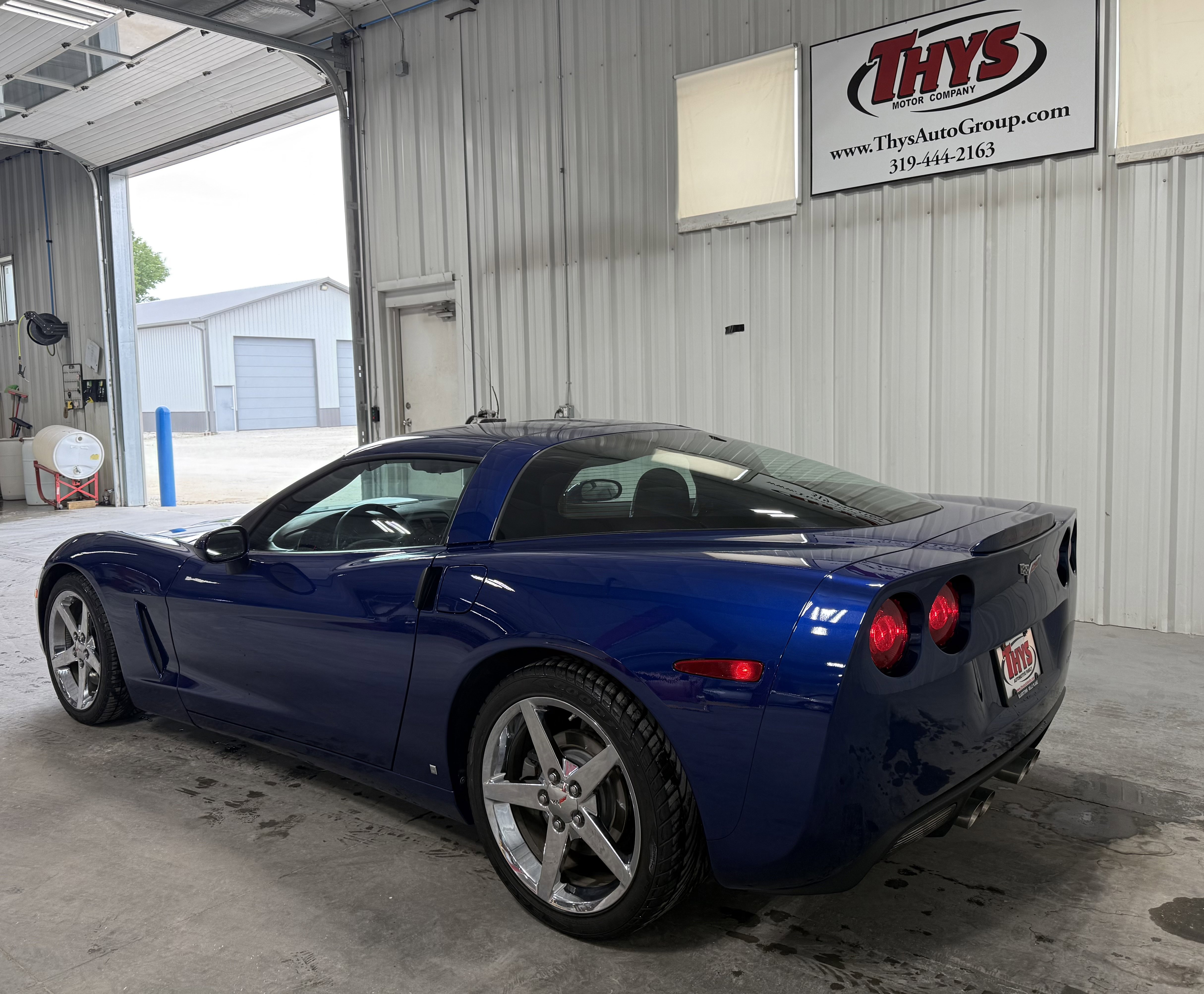 Used 2006 Chevrolet Corvette Coupe w/ Preferred Equipment Group RWD image 9
