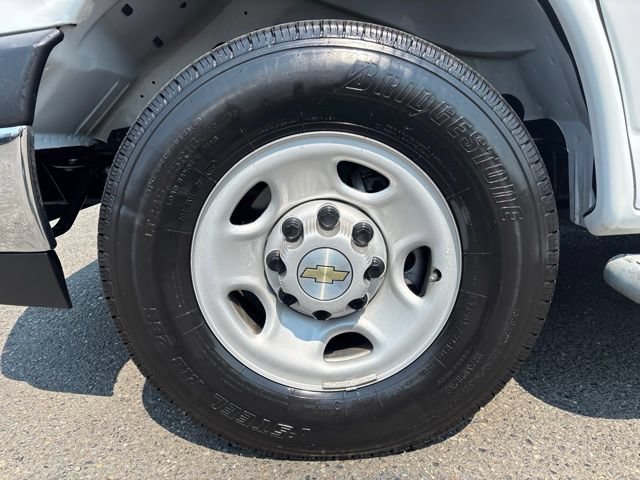 Used 2025 Chevrolet Express 2500 w/ Driver Convenience Package RWD image 11