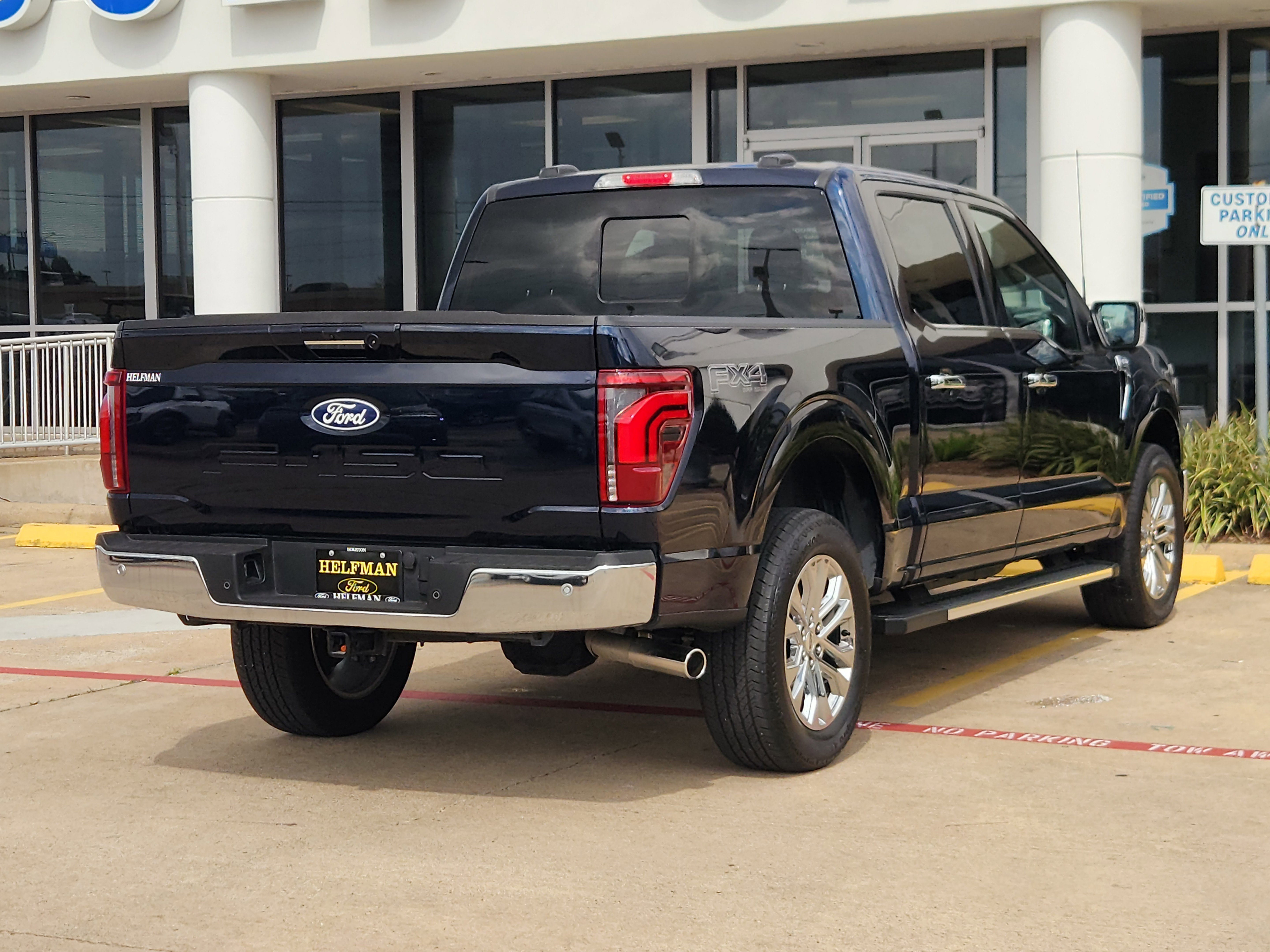 Used 2024 Ford F150 Lariat w/ Equipment Group 502A High image 3