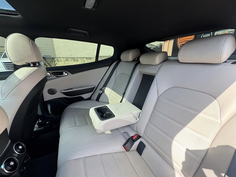Used 2018 Kia Stinger GT2 AWD/4WD image 28
