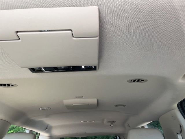 Used 2016 Cadillac Escalade ESV Luxury AWD/4WD image 25