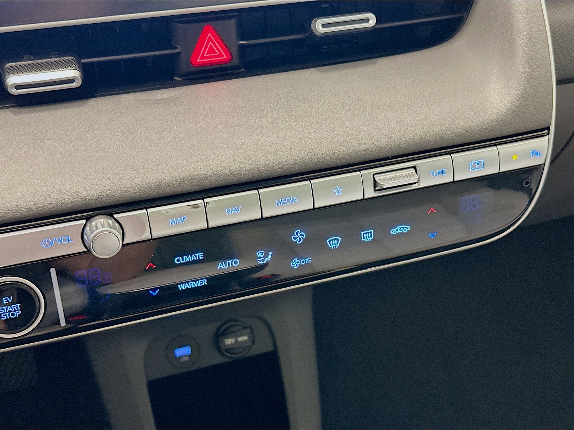 Used 2024 Hyundai Ioniq 5 Limited image 24