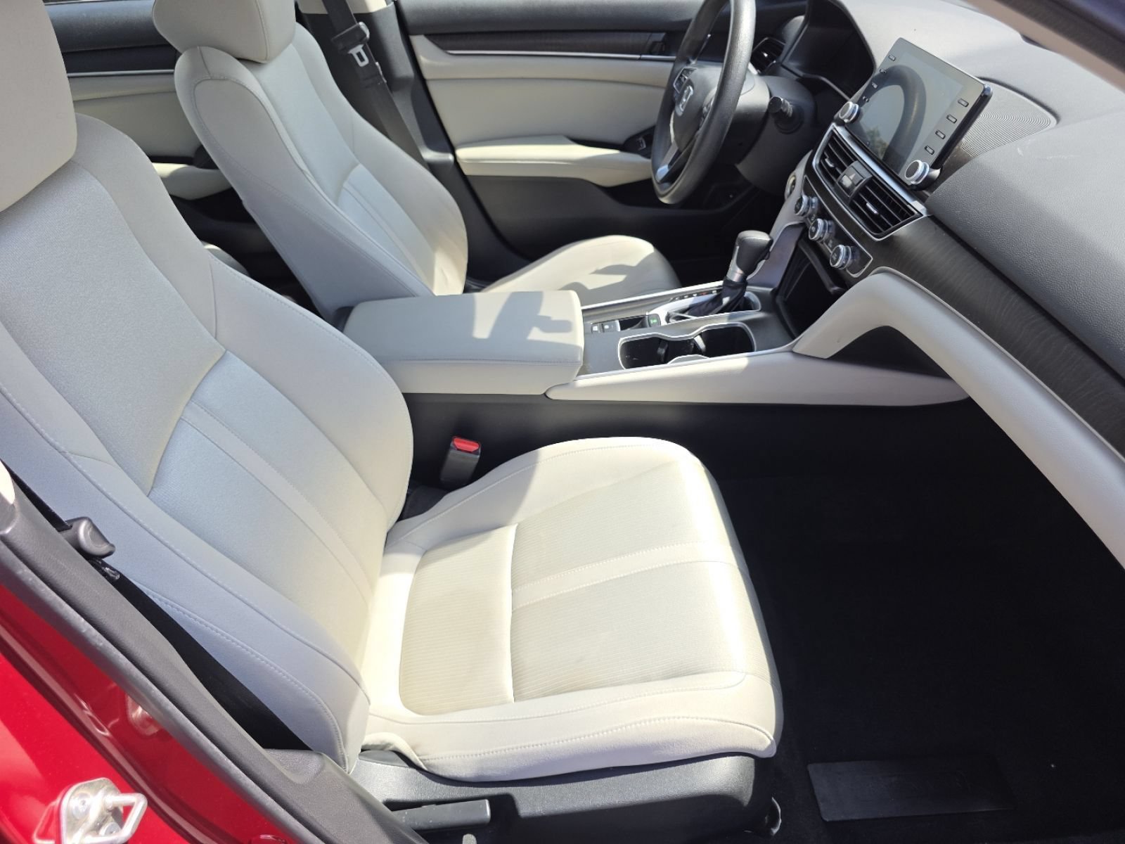 Used 2018 Honda Accord EX image 23