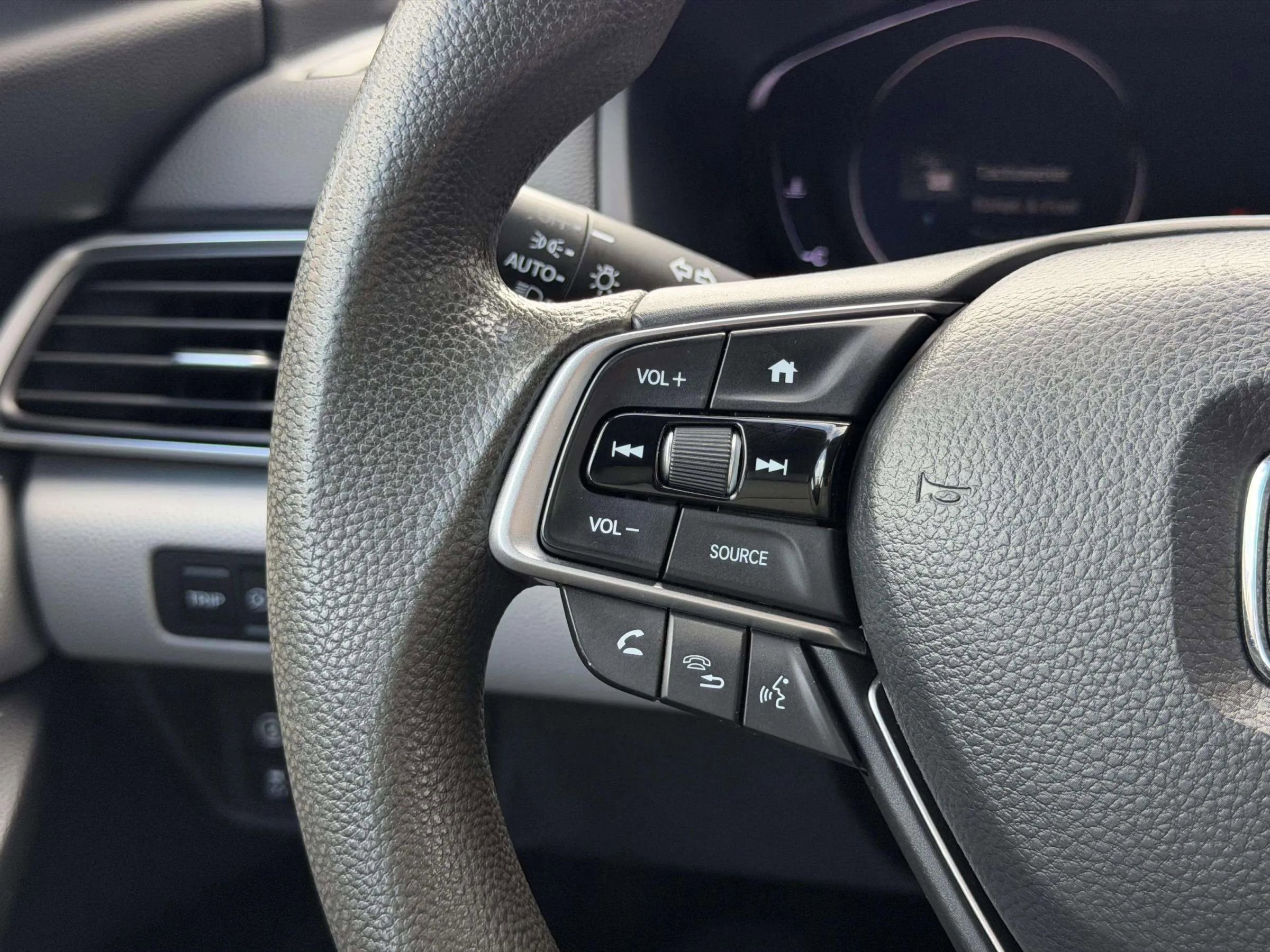 Used 2020 Honda Accord LX image 30