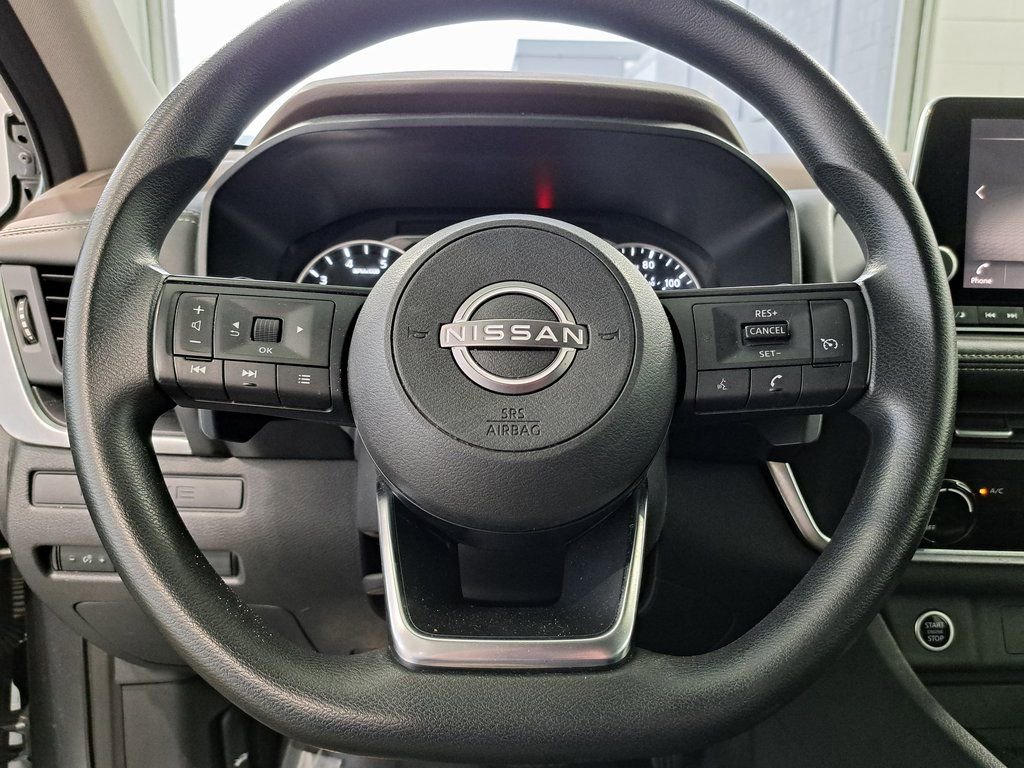 Used 2023 Nissan Rogue S image 10
