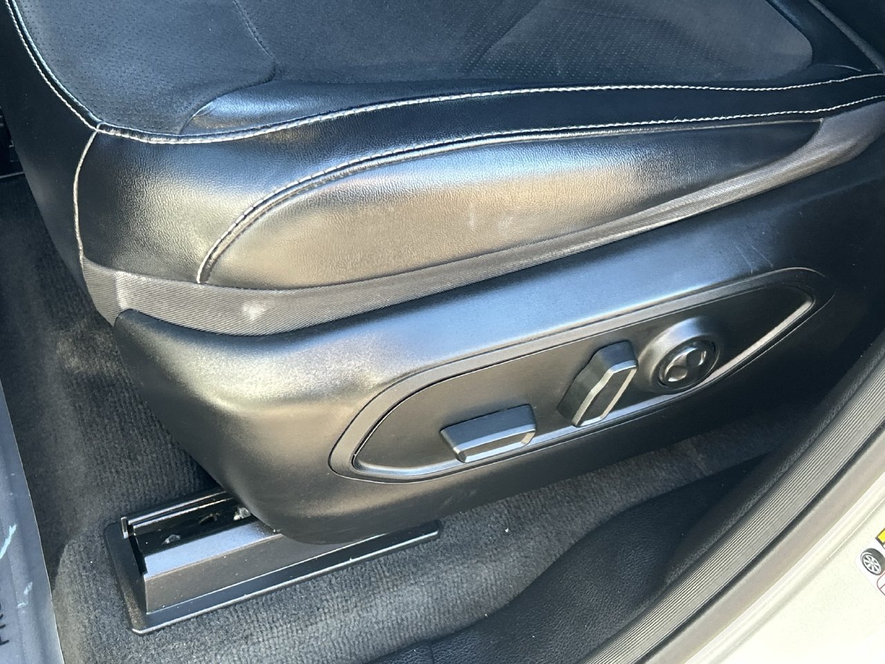 Used 2022 Jeep Grand Cherokee L Laredo RWD image 22