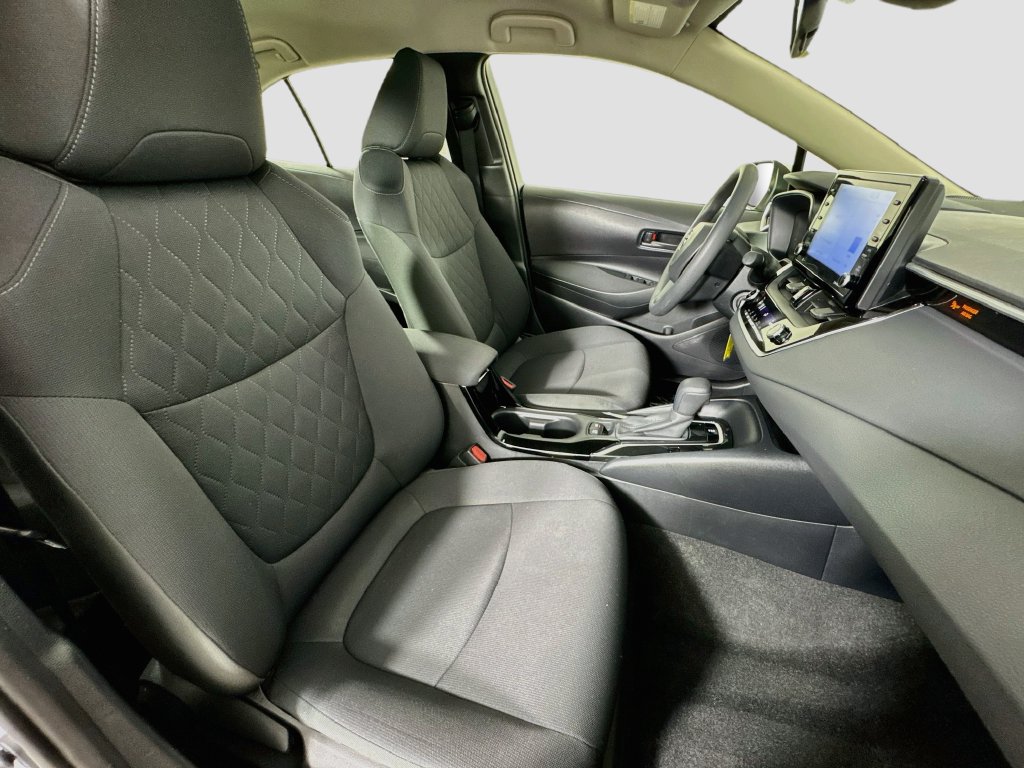 Used 2022 Toyota Corolla LE FWD image 28