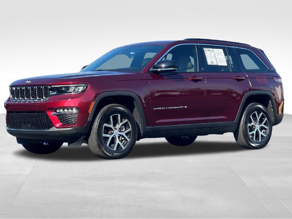 Used 2025 Jeep Grand Cherokee Limited AWD/4WD image 3