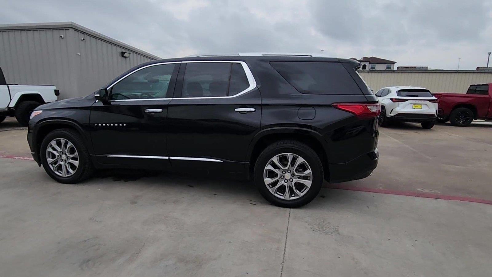 Certified 2018 Chevrolet Traverse Premier w/ Driver Confidence II Package FWD image 6