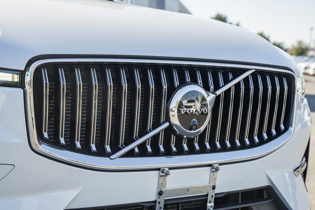 Used 2023 Volvo XC60 B5 Plus w/ Protection Package Premier image 12