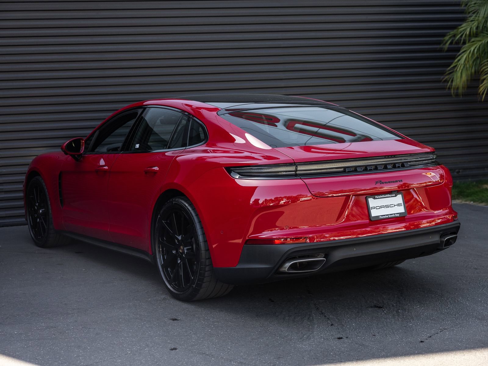 Certified 2025 Porsche Panamera 4 image 3