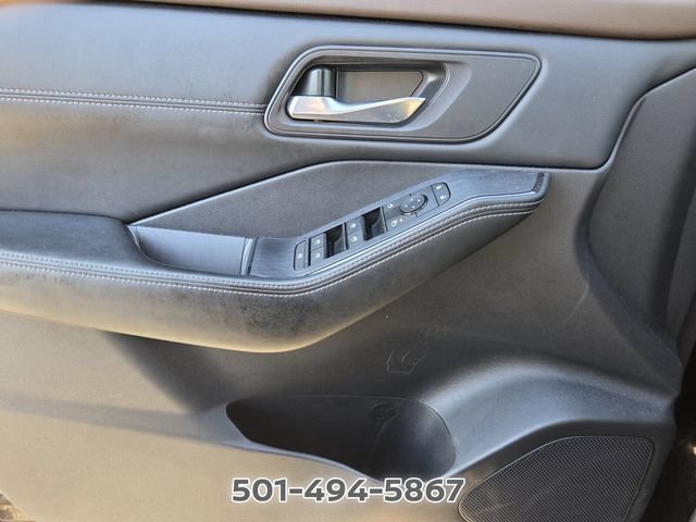 Used 2023 Nissan Rogue SV w/ SV Premium B Package FWD image 23