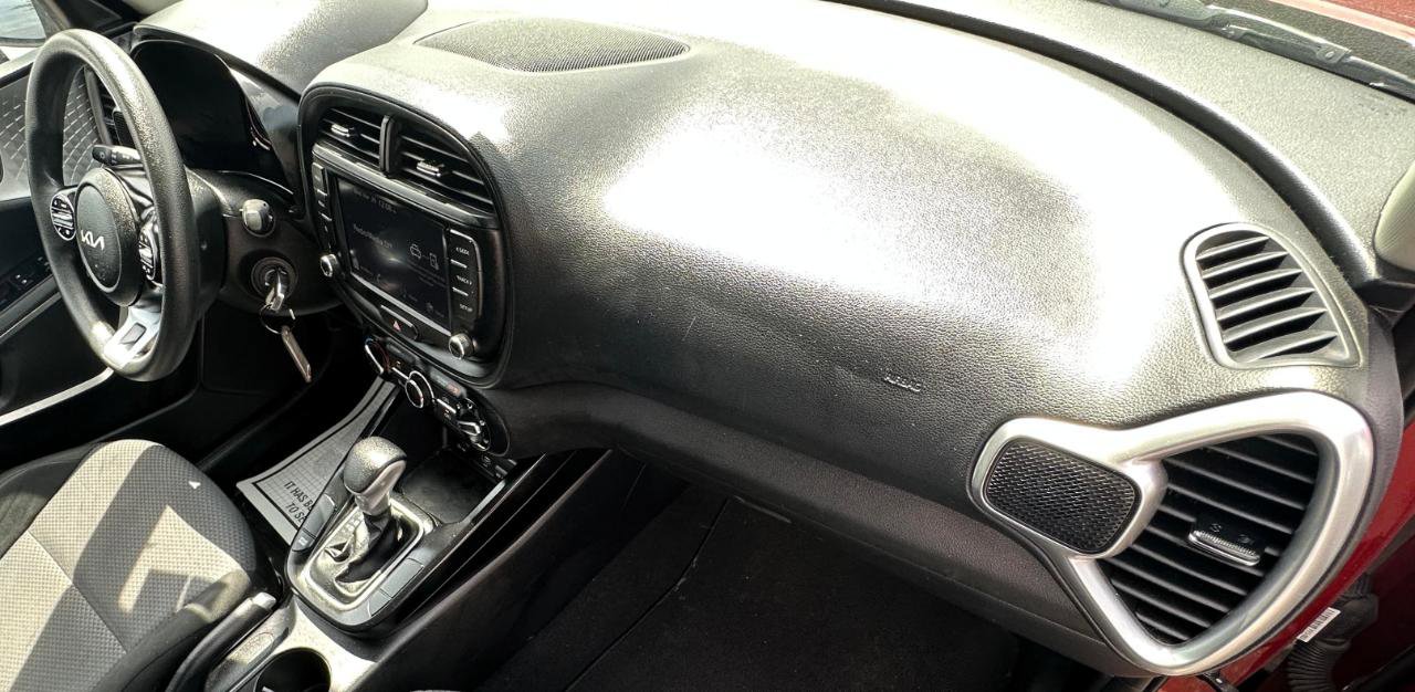 Used 2024 Kia Soul LX w/ Option Group 015 FWD image 11