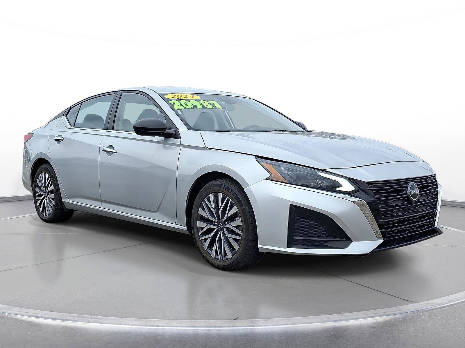 Used 2024 Nissan Altima 2.5 SV image 1
