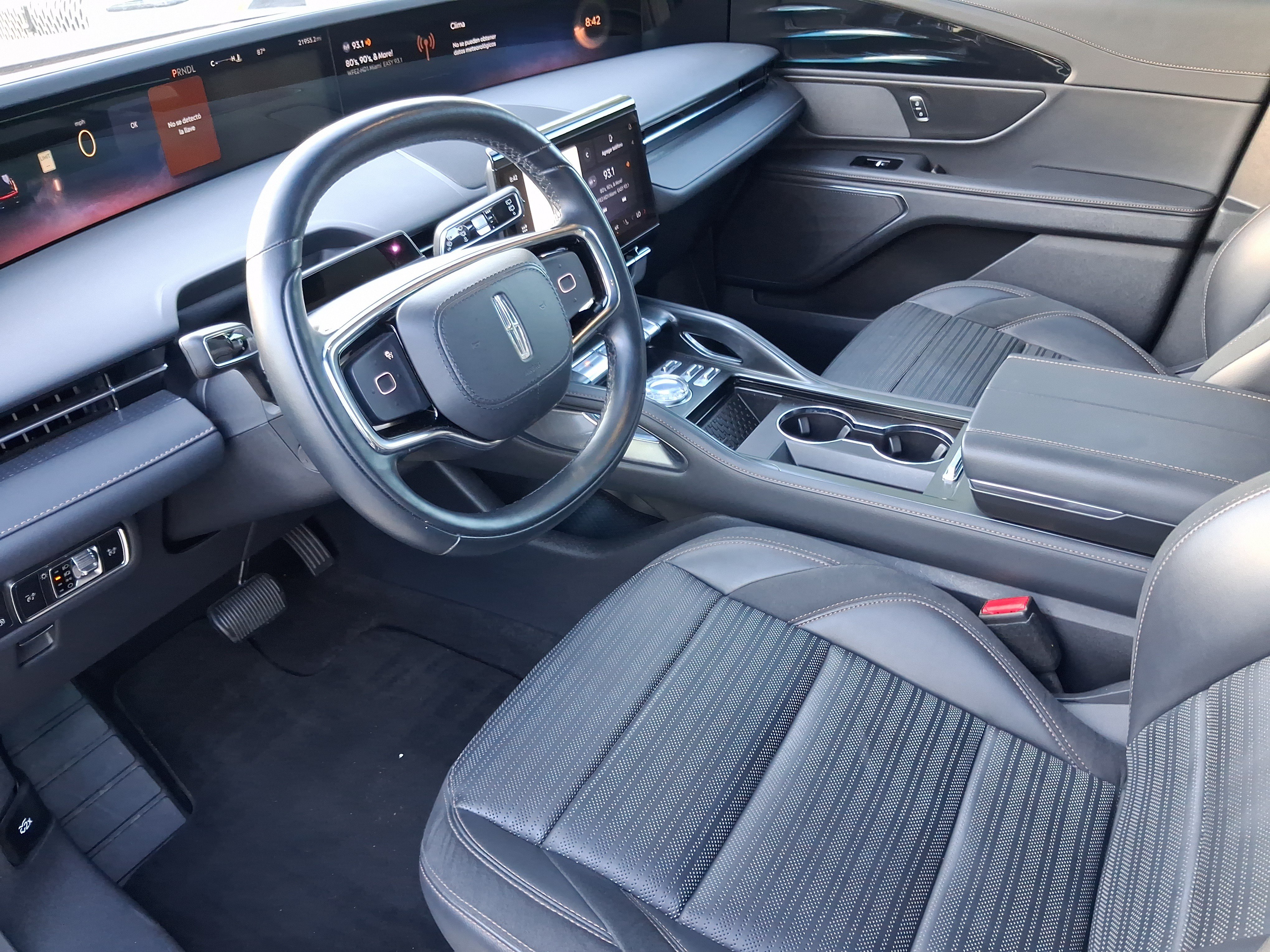 Certified 2024 Lincoln Nautilus Reserve w/ Jet Appearance Package (87T) AWD/4WD image 11