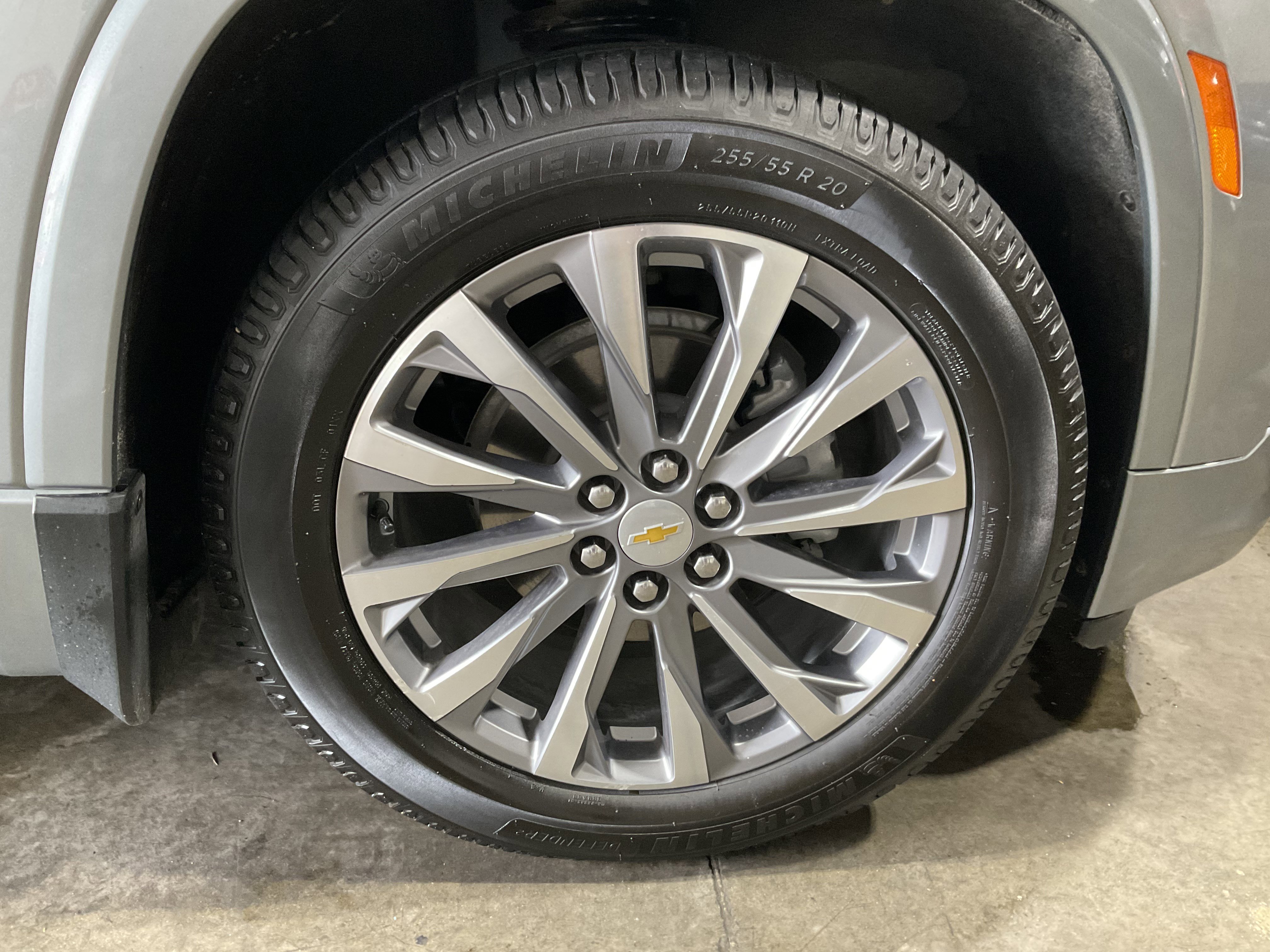 Used 2023 Chevrolet Traverse Premier image 12