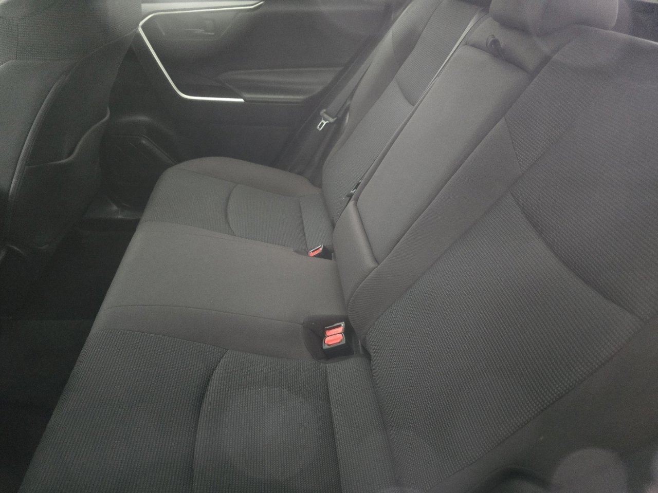 Used 2021 Toyota RAV4 LE AWD/4WD image 21