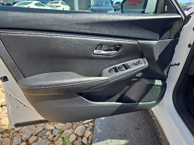 Used 2024 Nissan Sentra SV FWD image 15