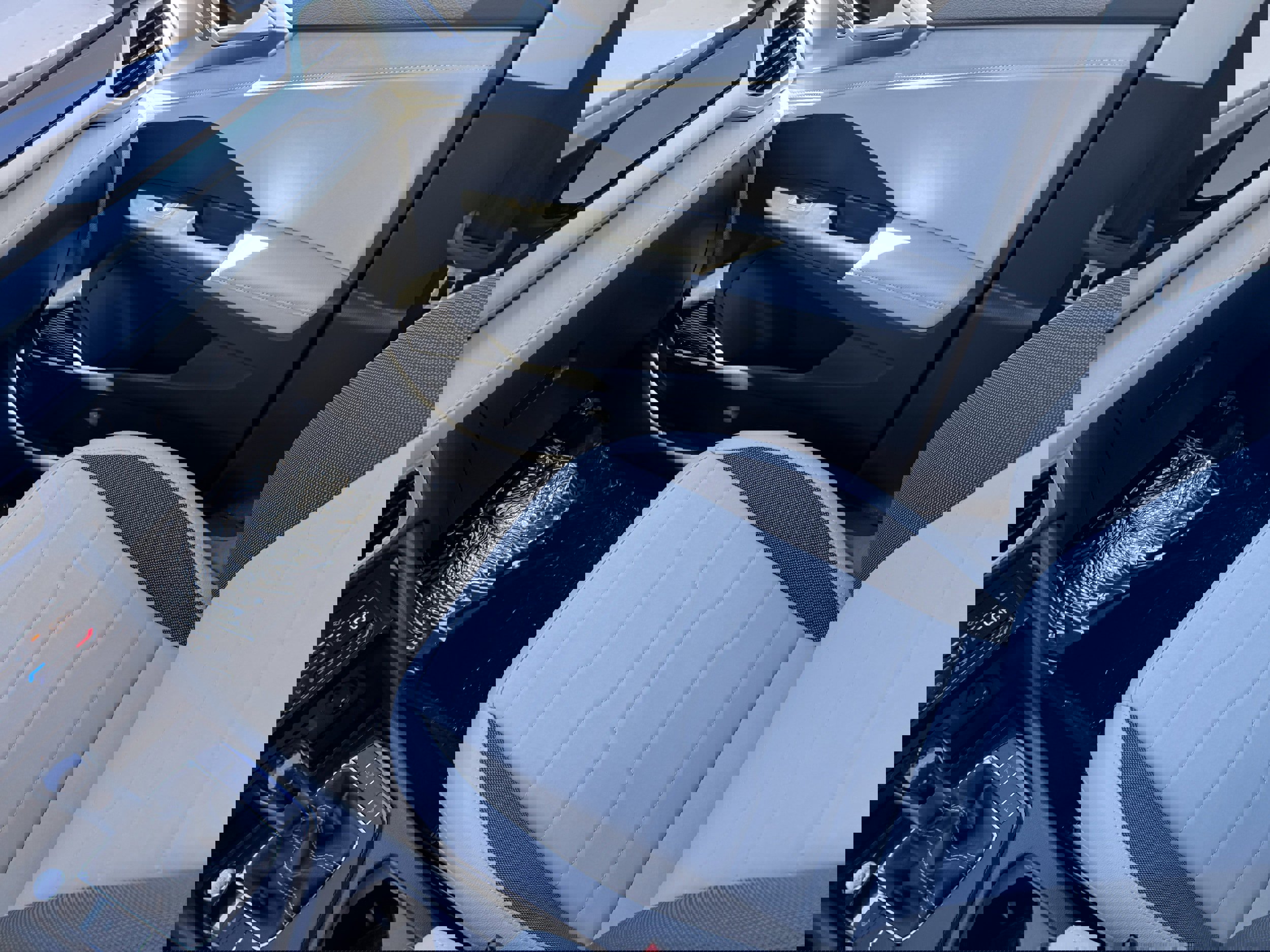 New 2025 Volkswagen Taos SE image 14