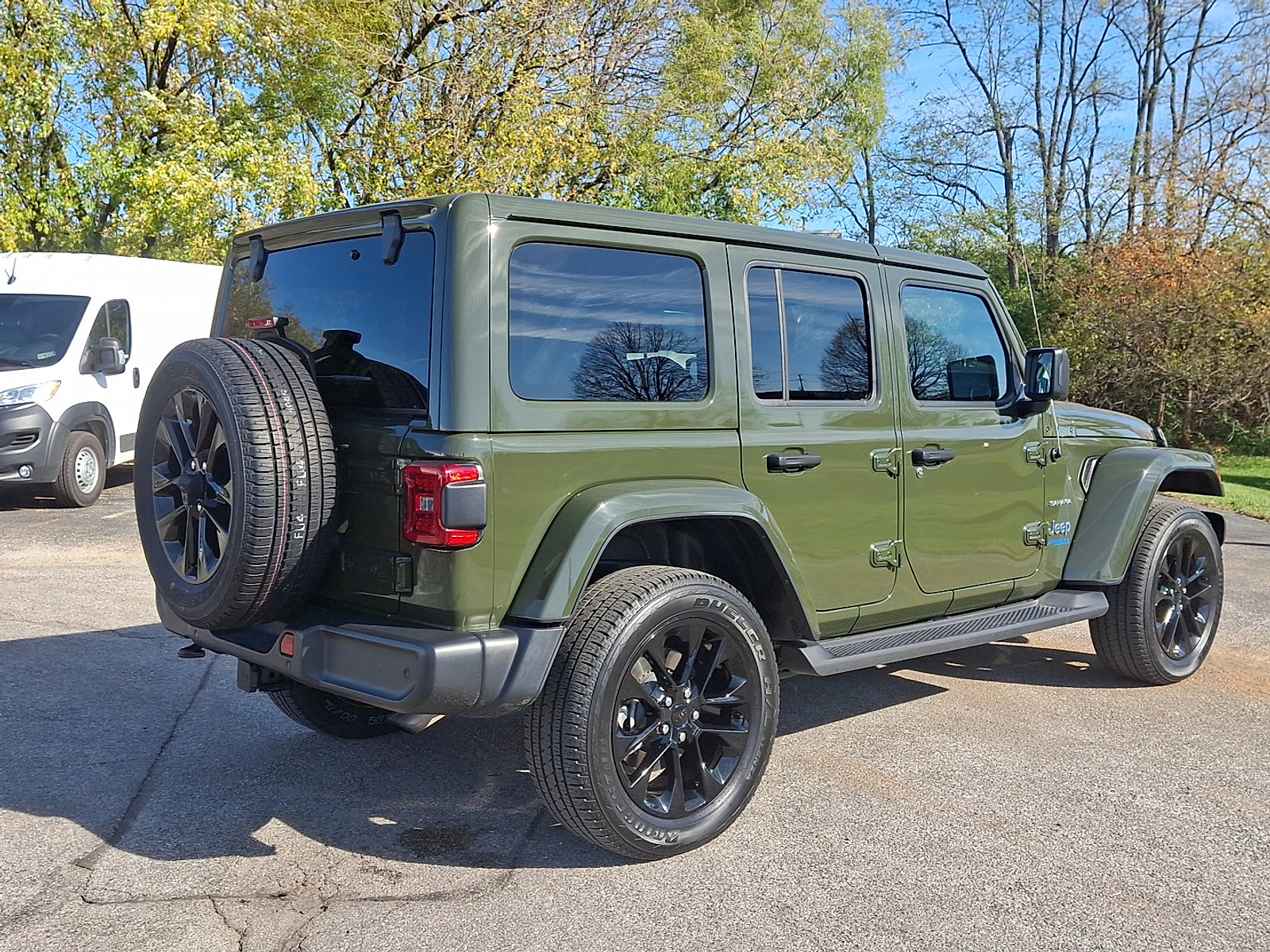 Used 2021 Jeep Wrangler Unlimited Sahara w/ Cold Weather Group image 12