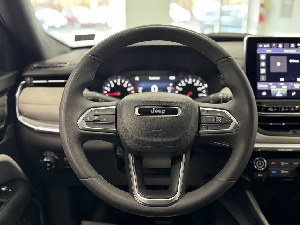 Used 2024 Jeep Compass Limited image 19