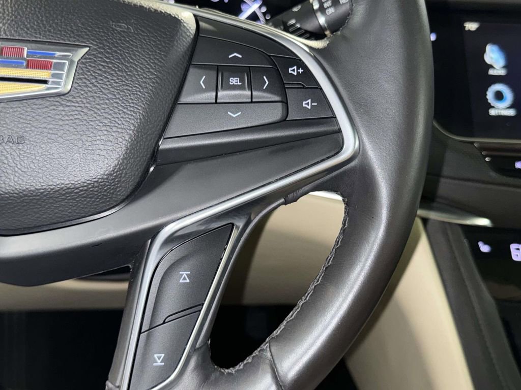 Used 2017 Cadillac XT5 Luxury w/ Driver Awareness Package image 30