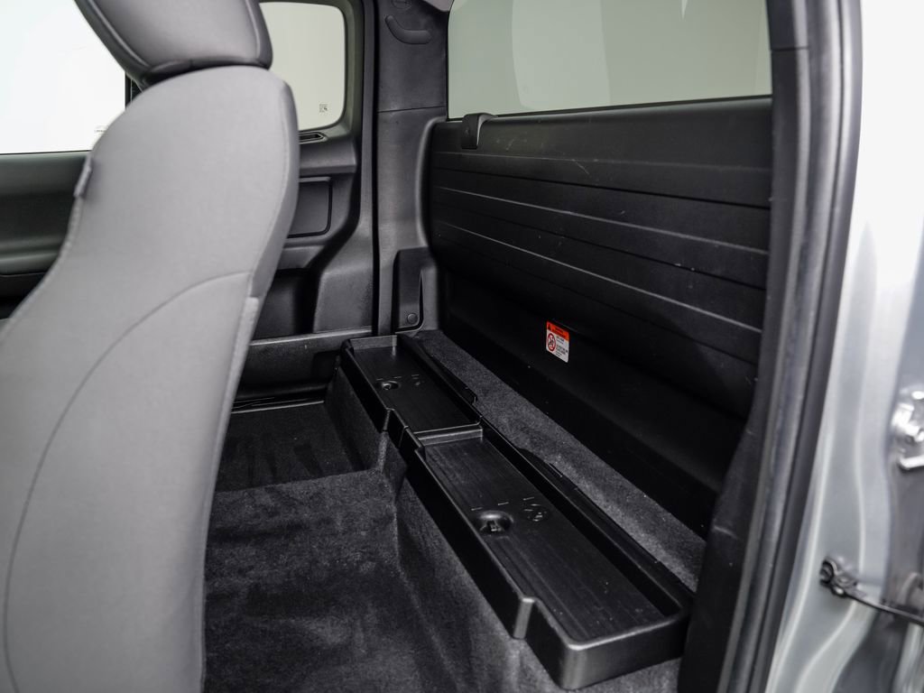 Used 2022 Toyota Tacoma SR RWD image 8