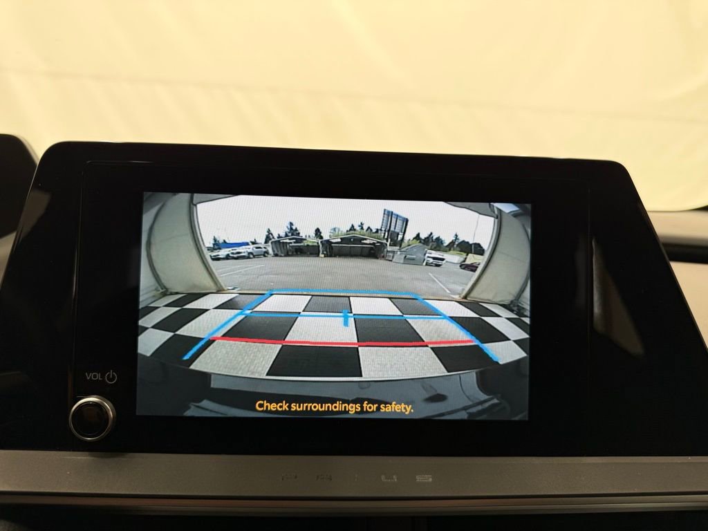 Used 2023 Toyota Prius LE FWD image 34