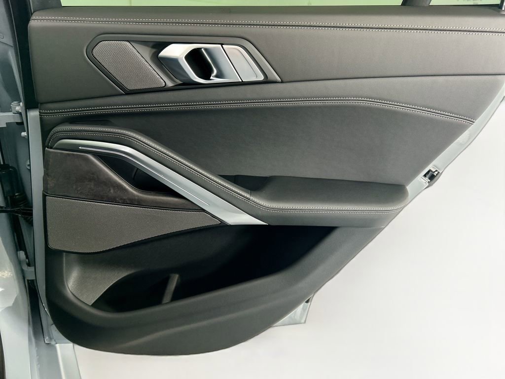New 2027 BMW X6 xDrive40i AWD/4WD image 26