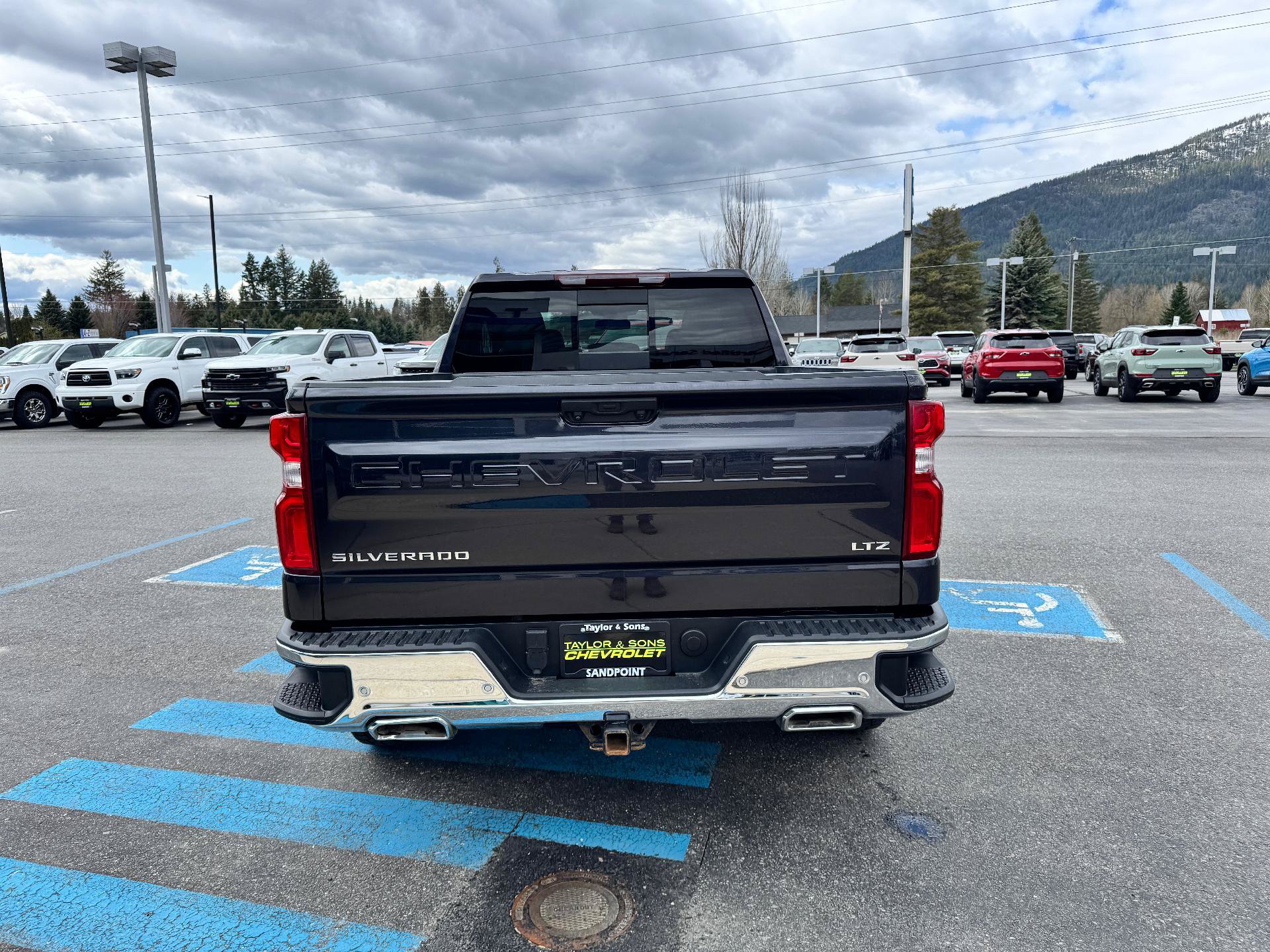 Used 2022 Chevrolet Silverado 1500 LTZ AWD/4WD image 6