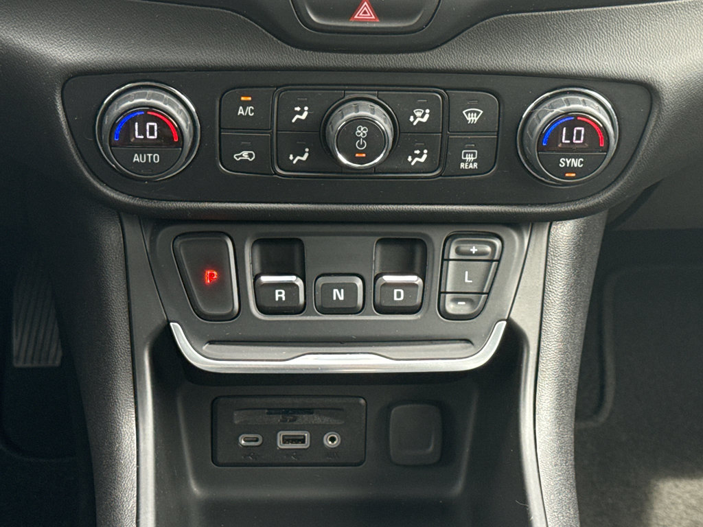 Used 2019 GMC Terrain SLT w/ Preferred Package image 40