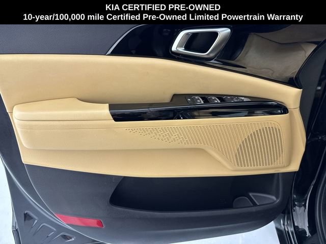 Used 2024 Kia Carnival EX FWD image 18