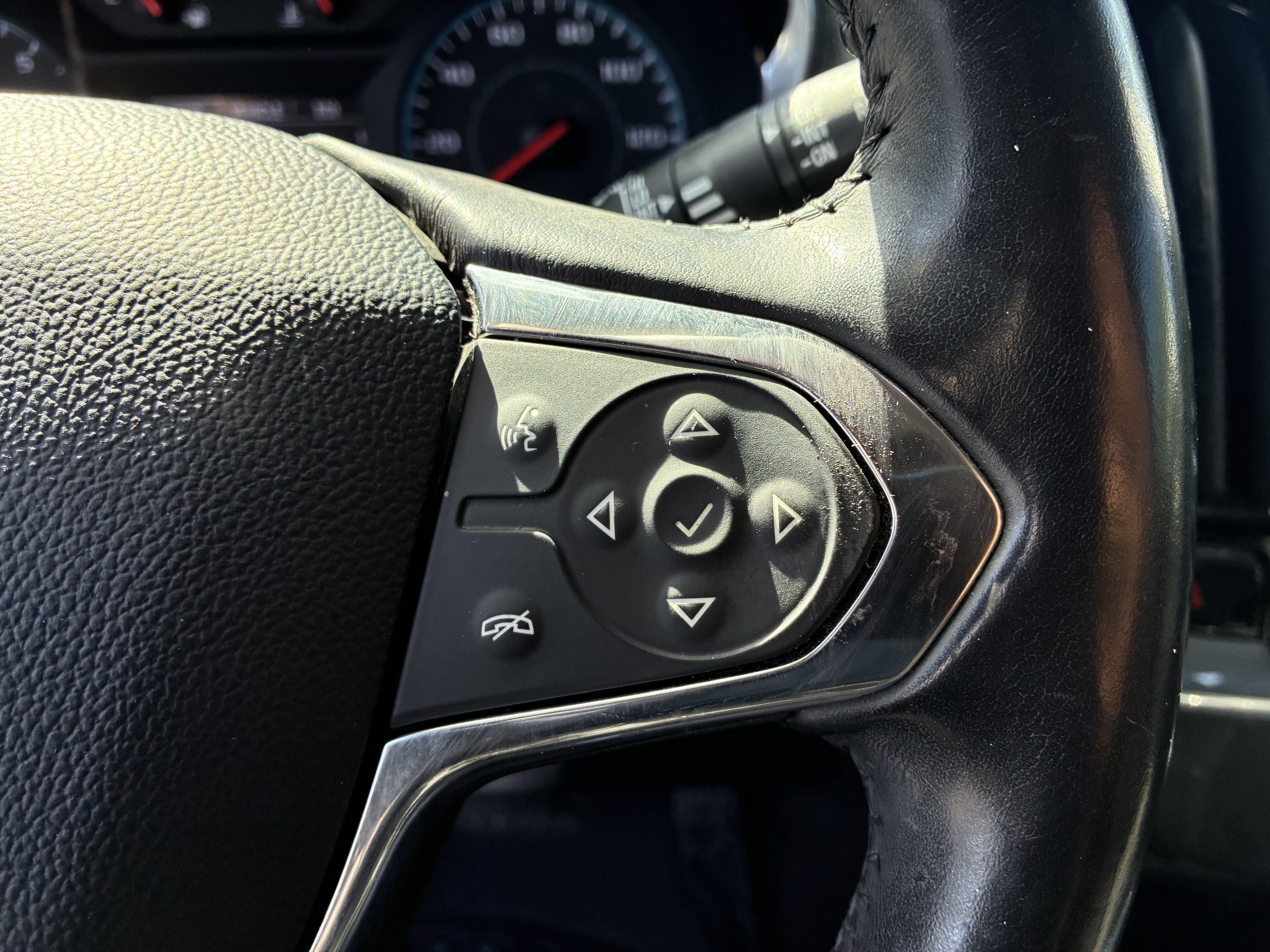 Used 2019 Chevrolet Traverse LT FWD image 30