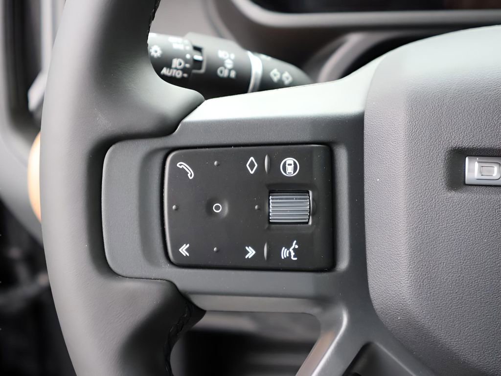 New 2026 Land Rover Defender 110 S image 31