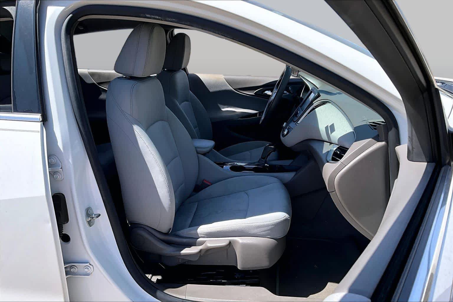 Used 2016 Chevrolet Malibu LS FWD image 9
