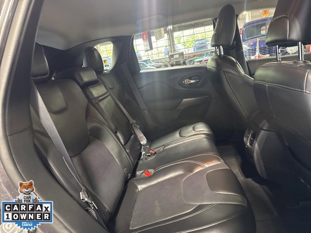 Used 2019 Jeep Cherokee Limited w/ Technology Group AWD/4WD image 30