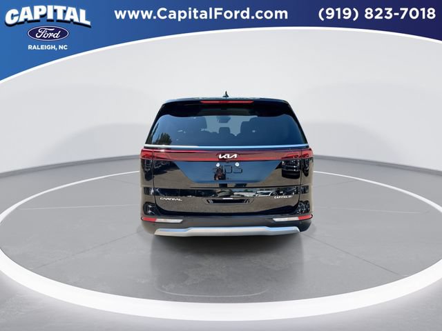 Used 2024 Kia Carnival EX FWD image 7