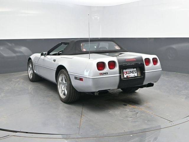 Used 1996 Chevrolet Corvette Convertible RWD image 8