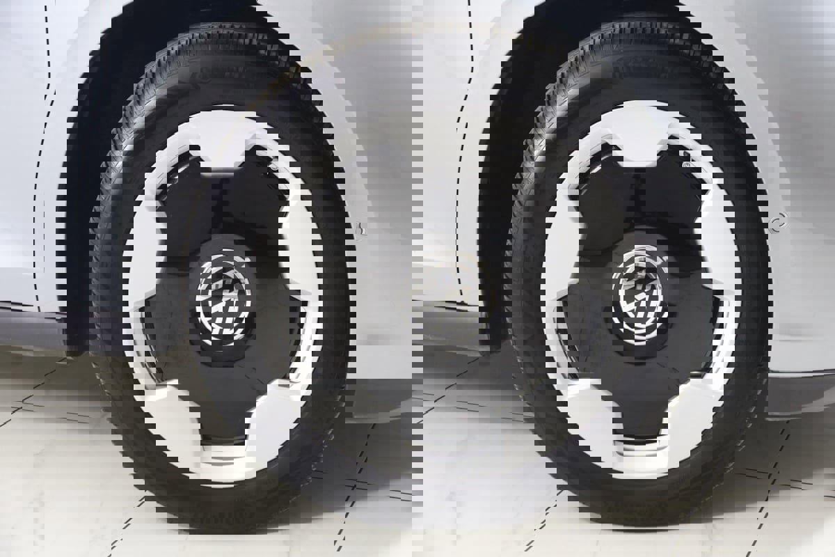 Used 2025 Volkswagen ID. Buzz Pro S image 17