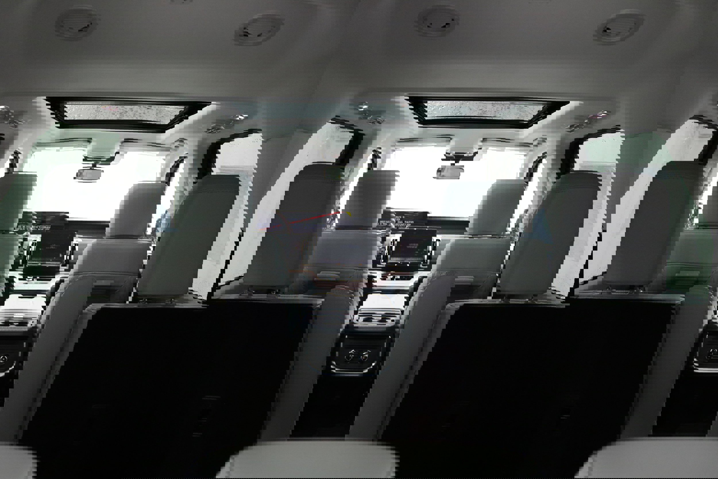 New 2025 Ford Expedition Active image 10