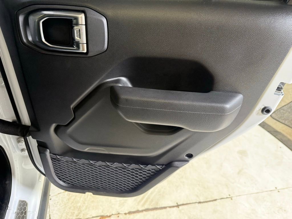 Certified 2025 Jeep Wrangler Unlimited Rubicon w/ Technology Group image 14