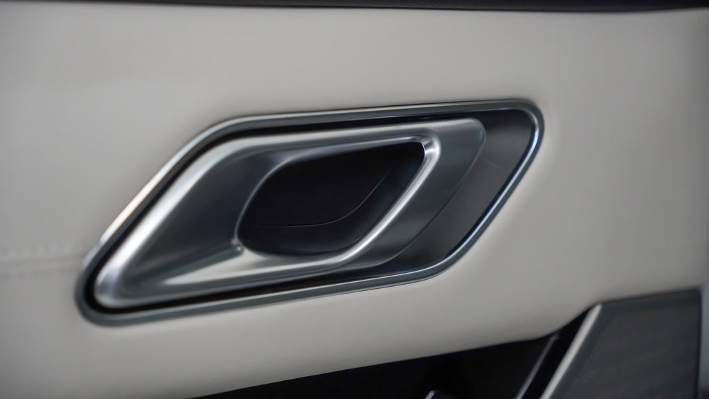 Used 2022 Land Rover Range Rover Velar R-Dynamic S image 21