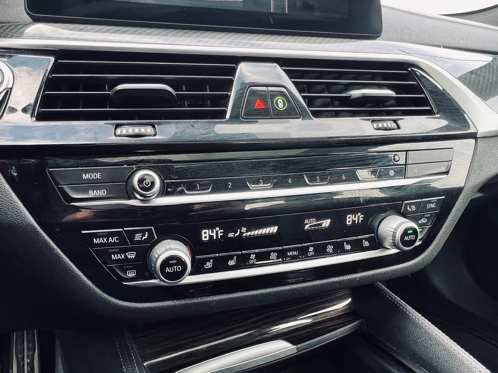 Used 2020 BMW M550i xDrive w/ Premium Package image 14