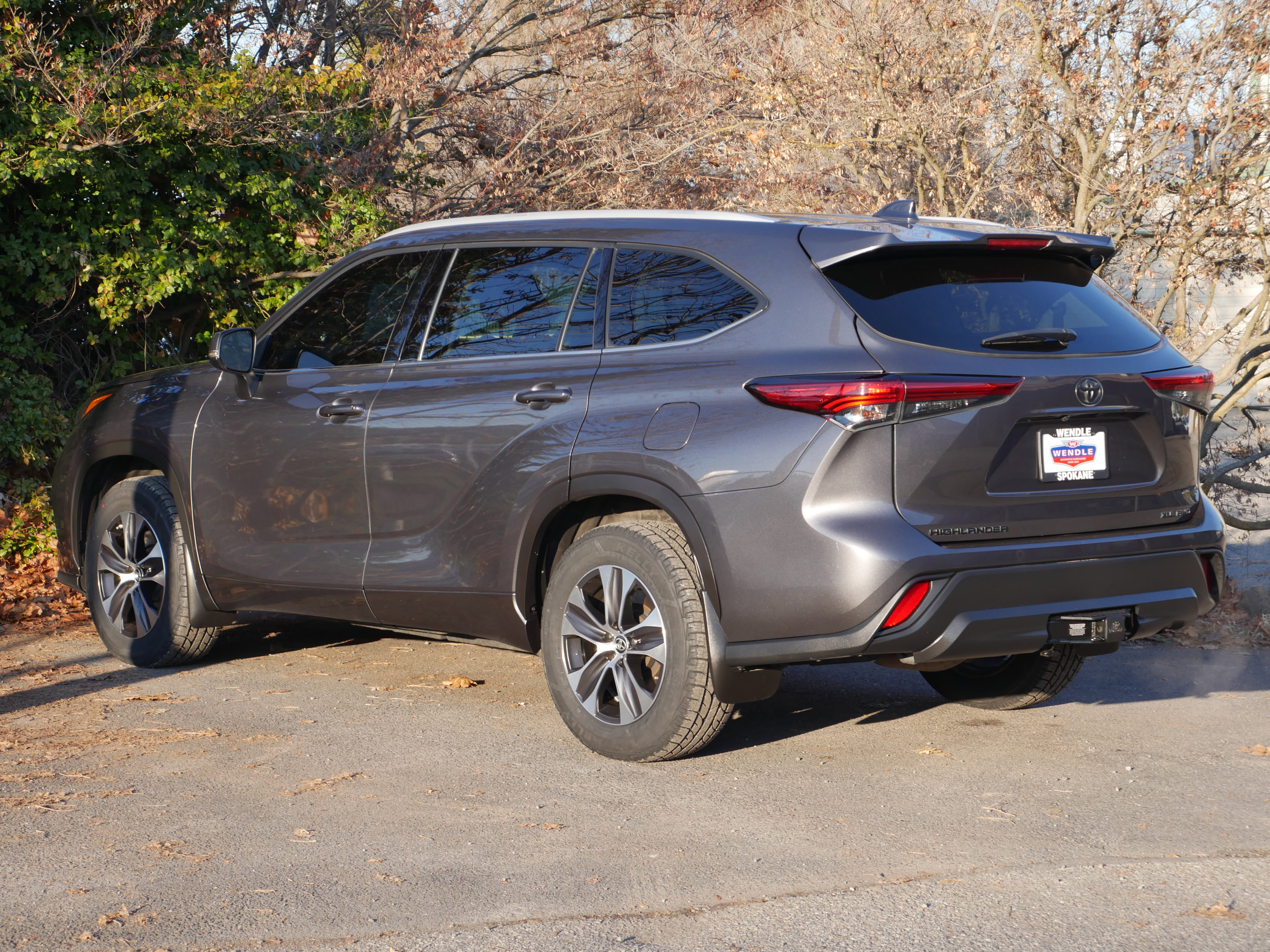 Used 2022 Toyota Highlander XLE image 19