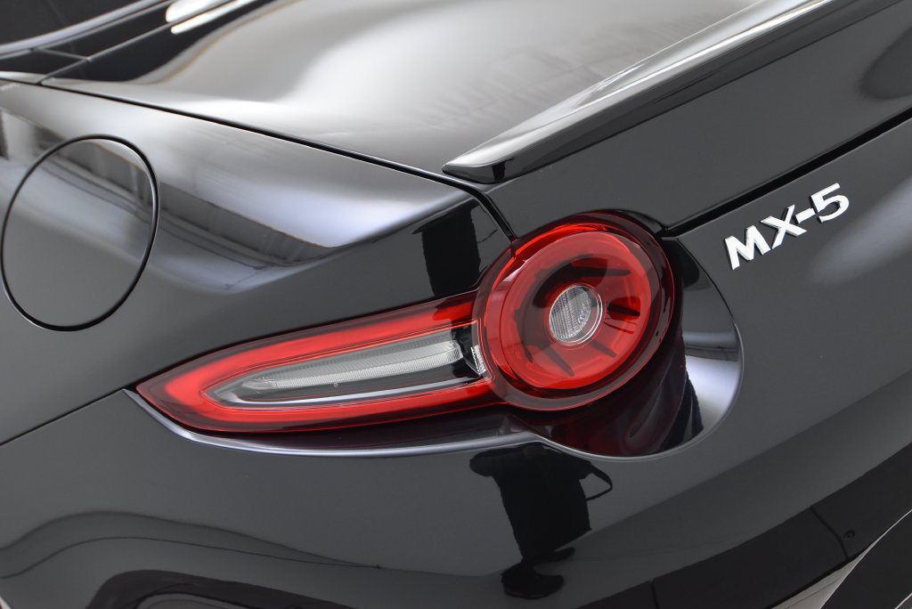 New 2026 MAZDA MX-5 Miata Club w/ Weather Package RWD image 43