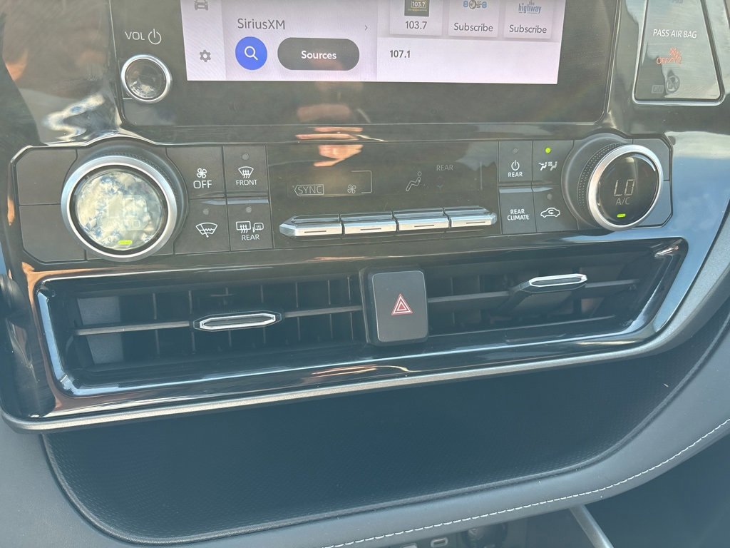 Used 2024 Toyota Highlander LE image 18