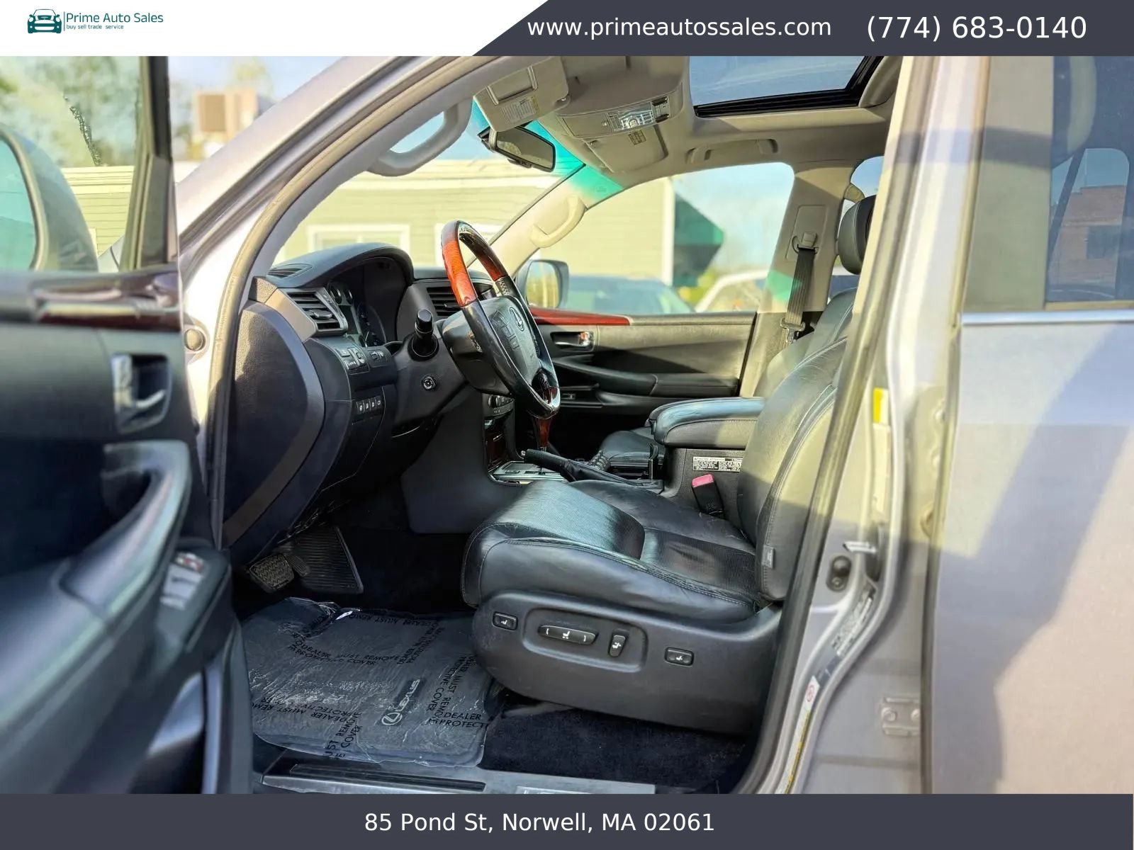Used 2011 Lexus LX 570 4WD w/ Luxury Pkg image 9
