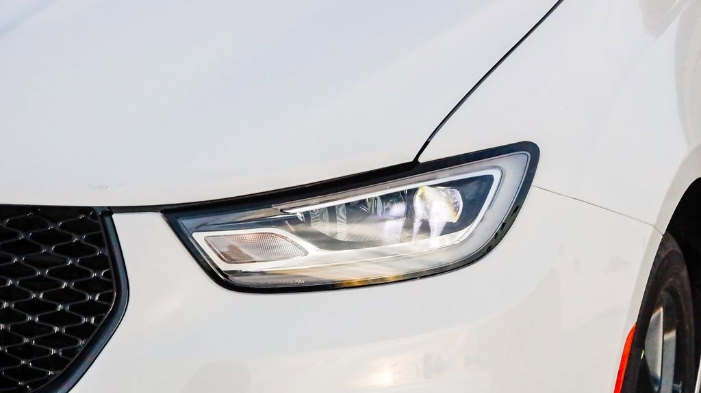 New 2026 Chrysler Pacifica Select w/ S Appearance Package image 5