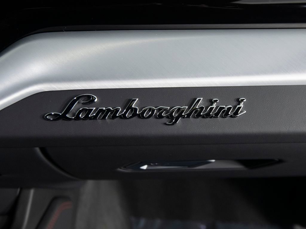Used 2024 Lamborghini Urus S AWD/4WD image 33